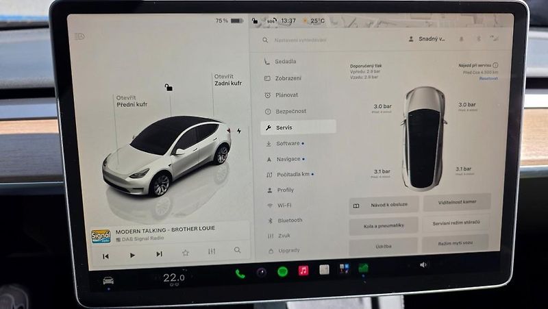 Tesla Model Y (2023) Long Range AWD DE SoH 92,4% - fotka 30 z 41