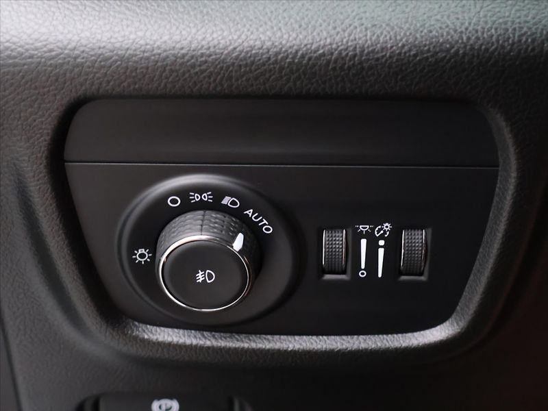 Jeep Grand Cherokee 3,6 L 216kW OverLand Long DPH - fotka 21 z 42