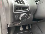 Ford Focus (2012) 1.6 TDCi, AC, xenon - náhled 15