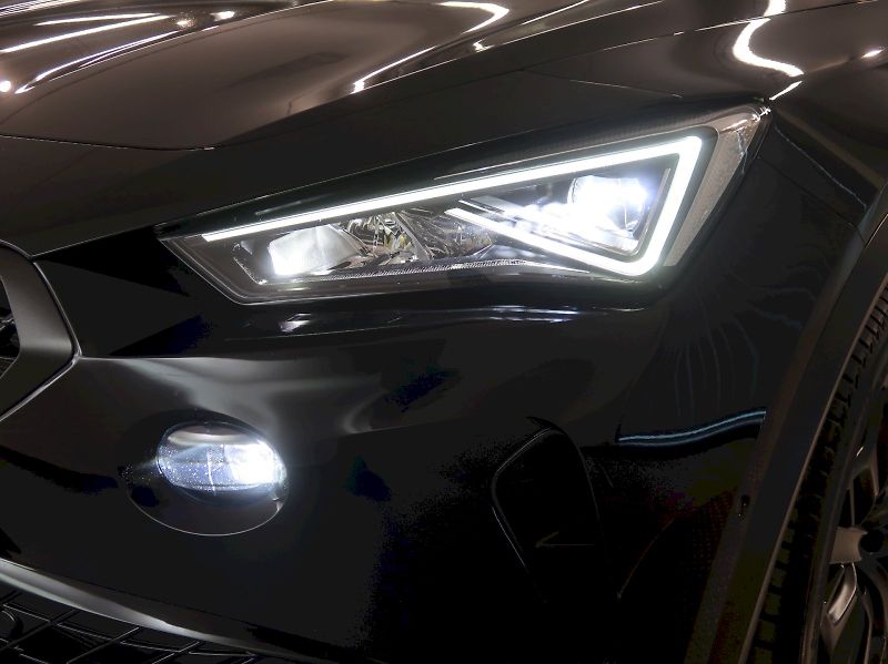 Cupra Formentor (2024) VZ 2.0TSI 180KW DSG - fotka 10 z 47