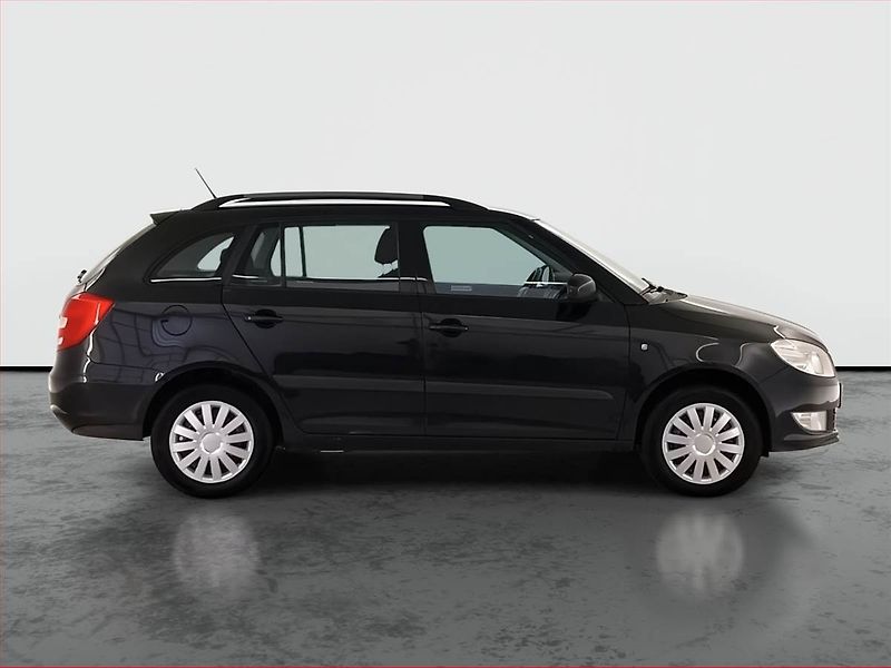 Škoda Fabia (2012) Ambition 1.6 TDI, Serv.kniha - fotka 6 z 20