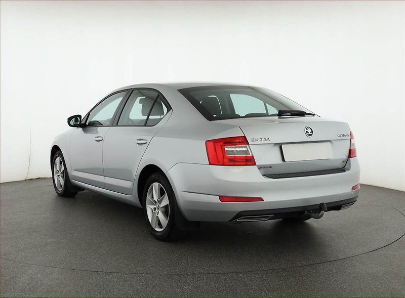 Škoda Octavia (2014) 2.0 TDI, Automat, Serv.kniha - fotka 4 z 13