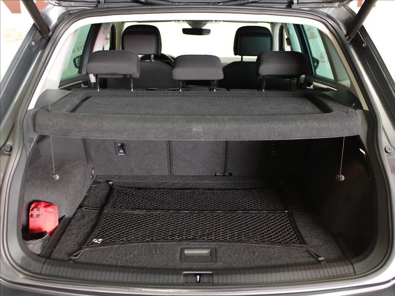 Volkswagen Tiguan 2,0 TSi 140 KW, LED, DSG, 4 Mo - fotka 8 z 30