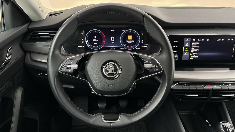 Škoda Octavia 2.0 TDI Ambition Combi - fotka 9 z 25