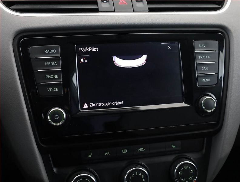 Škoda Octavia (2015) 2.0 TDI, 4X4, Serv.kniha - fotka 16 z 20