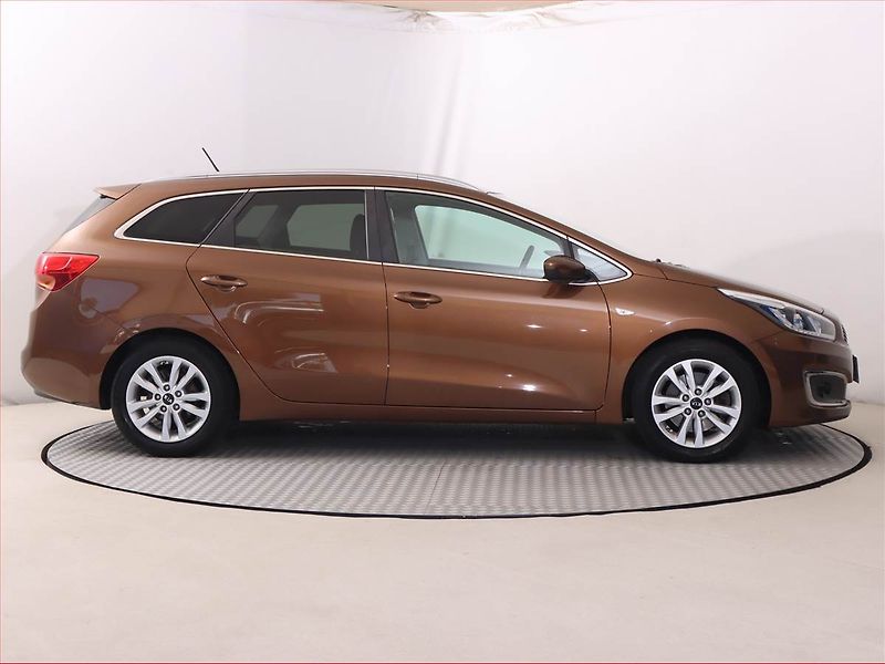 Kia Ceed (2017) 1.4 MPI, Tempomat - fotka 6 z 18