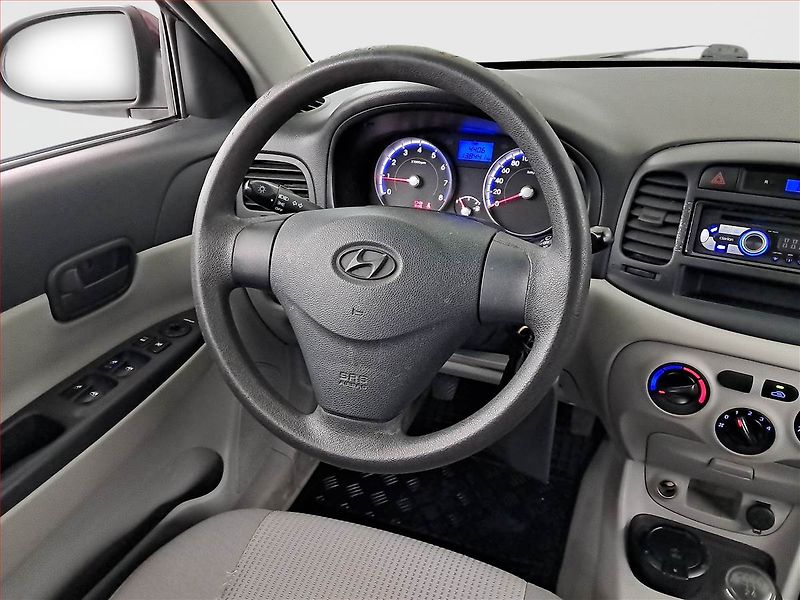 Hyundai Accent (2009) 1.4i, nová STK, Tažné - fotka 7 z 16