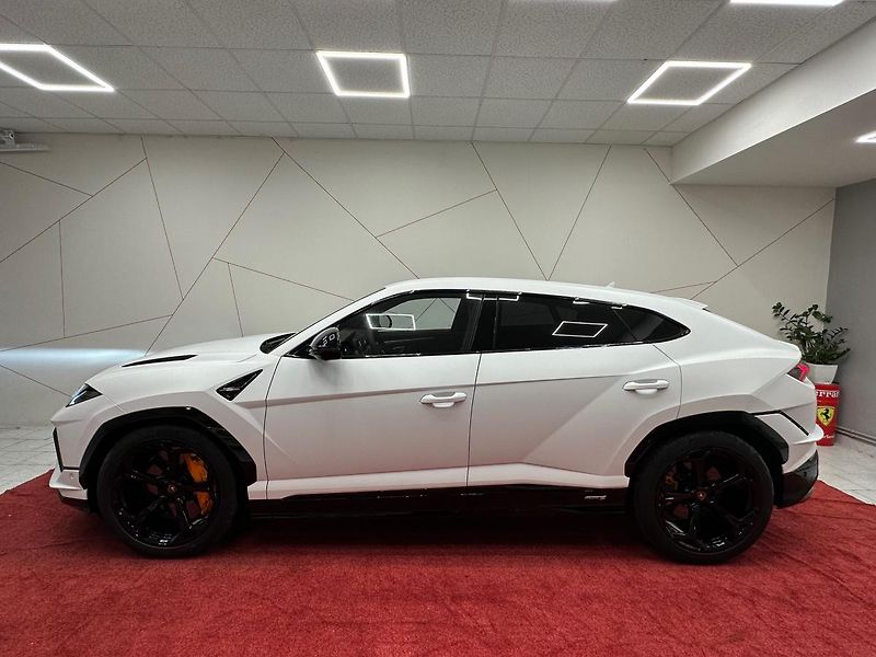 Lamborghini Urus (2024) S*60 ANN.*AKRAPOVIC*MATNÁ*TOP! - fotka 2 z 21