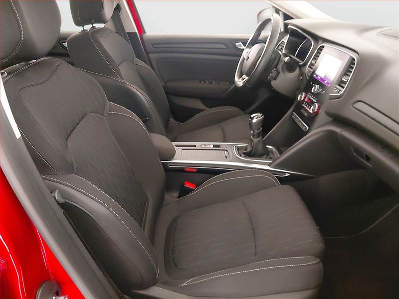 Renault Mégane (2019) Limited 1.3 TCe, Serv.kniha - fotka 9 z 21
