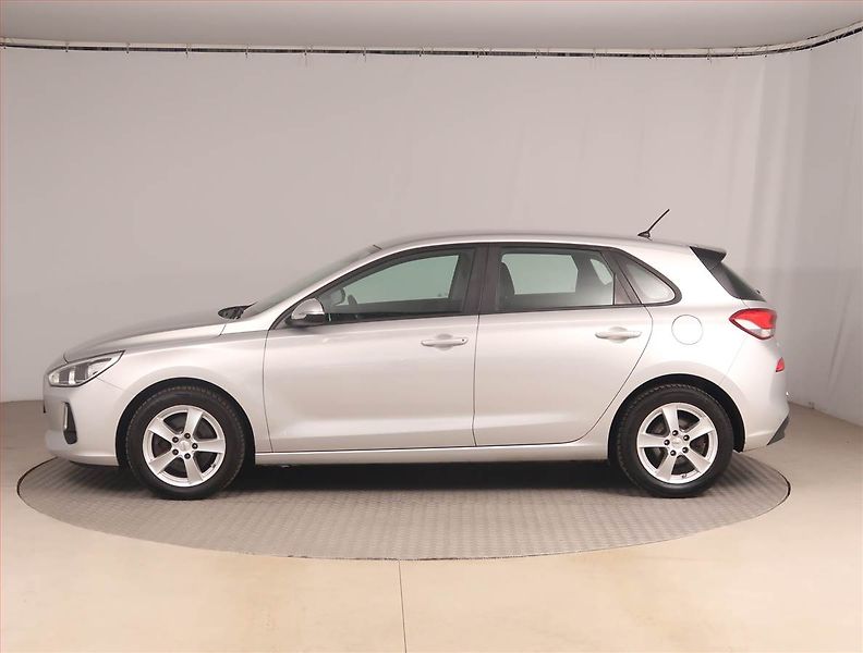 Hyundai i30 (2017) 1.0 T-GDI, ČR,1.maj, Tempomat - fotka 3 z 19