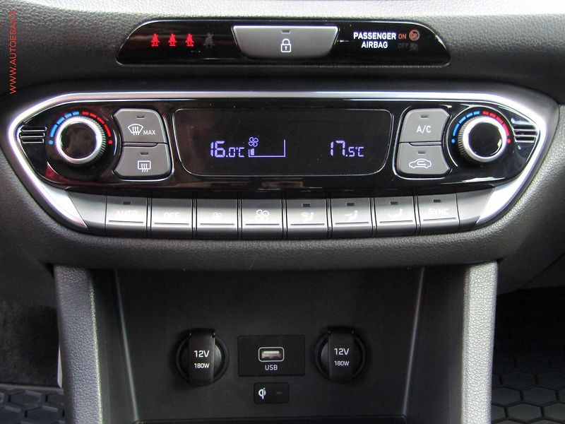 Hyundai i30 (2023) 1.0 T-GDi, ČR, servis.kniha - fotka 15 z 21