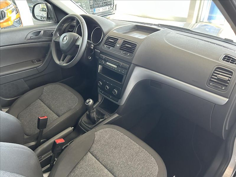 Škoda Yeti 1,2   TSI 81kW,SERVISKA - fotka 10 z 21