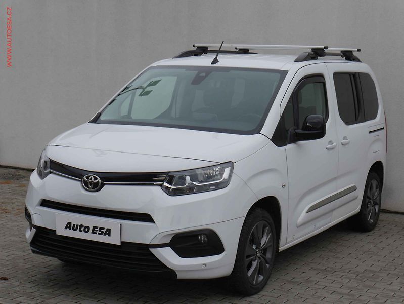 Toyota ProAce City Verso (2023) 1.2T, 1.maj,ČR, Family, AT - fotka 3 z 19