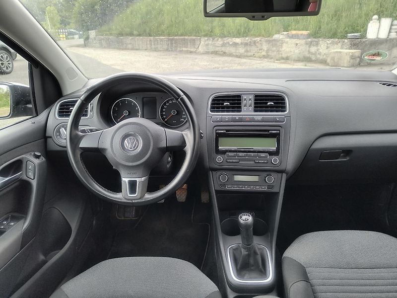 Volkswagen Polo (2009) 1.4 63KW/AC/PDC/ALU/VYHŘ.SEDAD - fotka 19 z 42