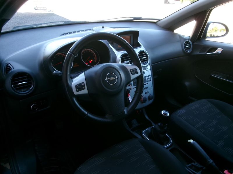 Opel Corsa (2013) 1,2 16V AC BT USB TEMP - fotka 27 z 41