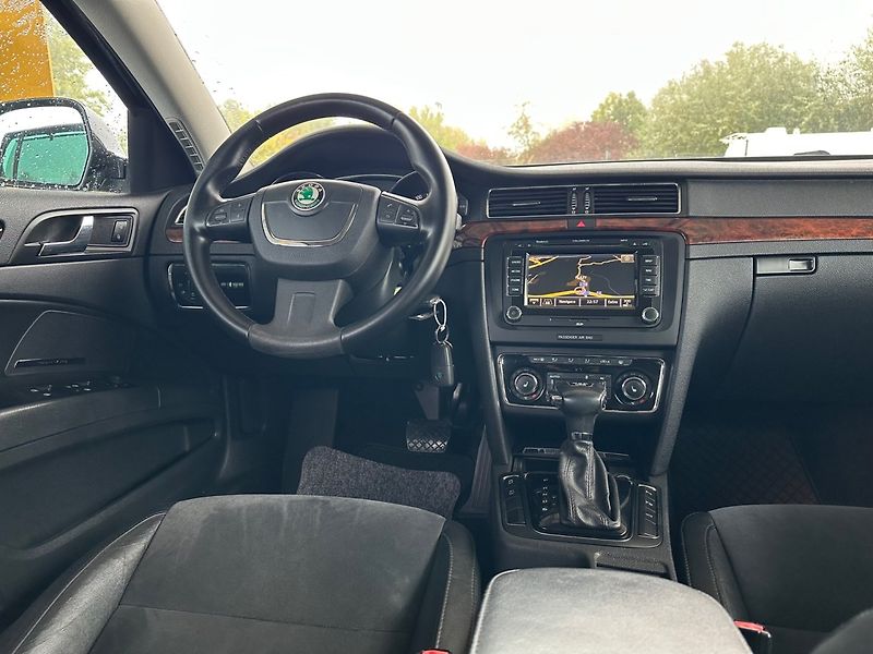 Škoda Superb (2011) 3.6 V6 4x4 WEBASTO,SERVISOVANÝ - fotka 9 z 22