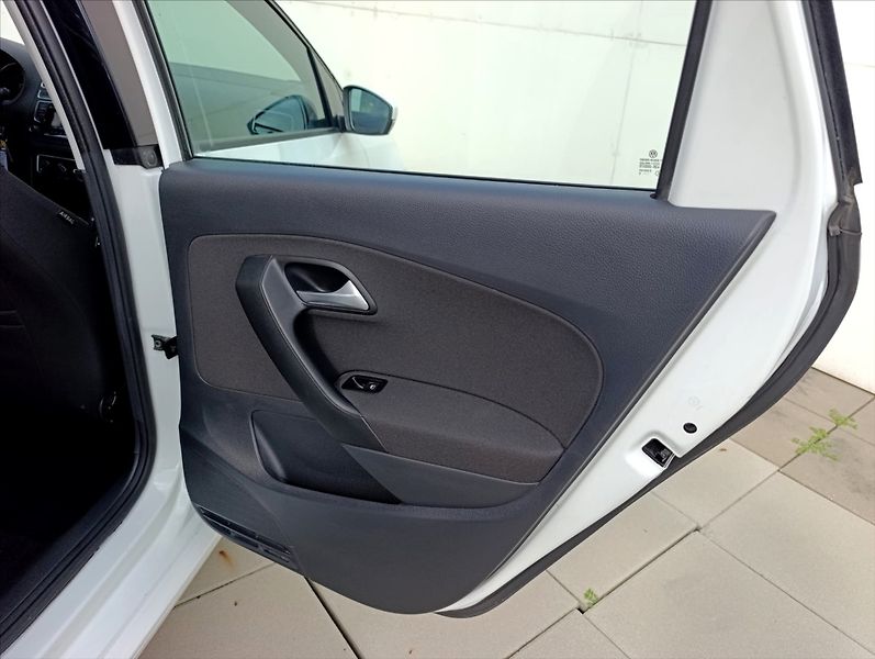 Volkswagen Polo 1,4 TDi Klima Alu kola - fotka 21 z 33