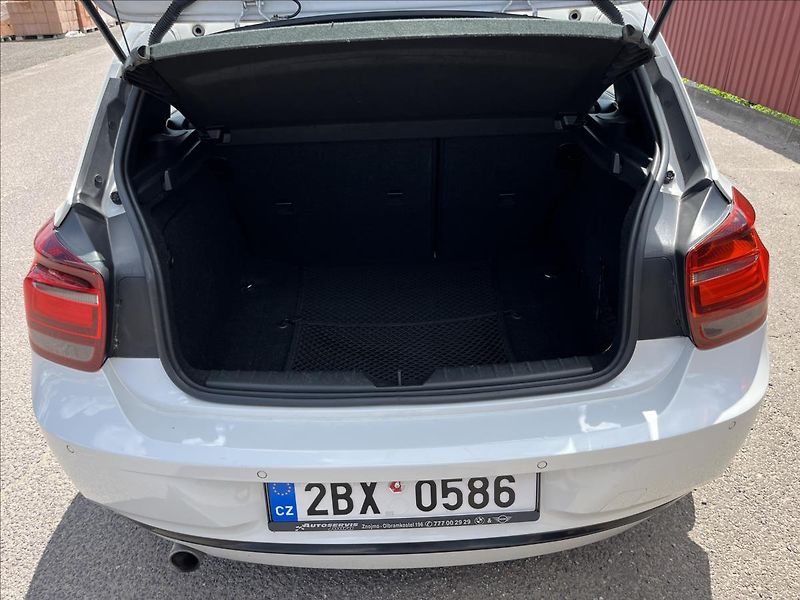 BMW Řada 1 2,0 120d AUTOMAT HARMAN NAVI - fotka 36 z 44