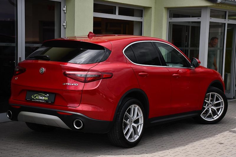 Alfa Romeo Stelvio 2.0 206kW Q4 VELOCE - fotka 4 z 35