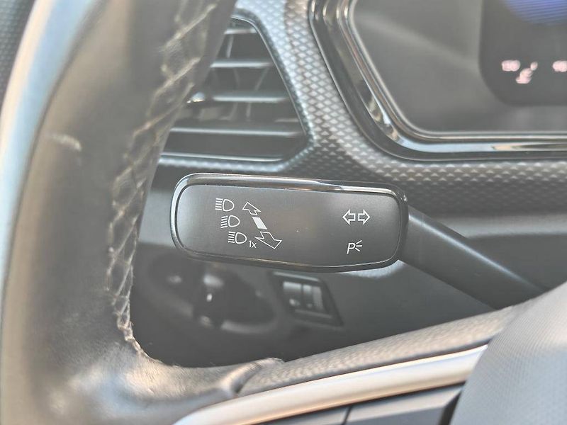Volkswagen T-Cross Life 5G 1,0TSi - fotka 13 z 22