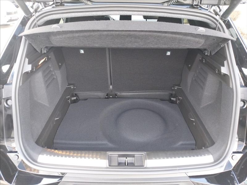 Mitsubishi Grandis (2025) 1.8 AT M-HYBRID  INTENSE+ - fotka 10 z 10
