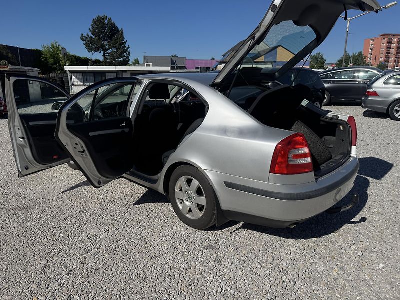 Škoda Octavia (2004) II, 1.6MPi,rezervace - fotka 13 z 32