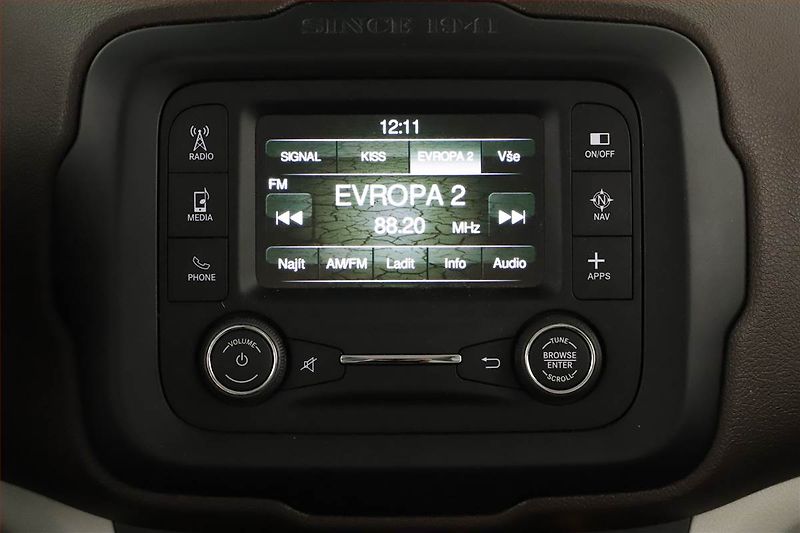 Jeep Renegade (2017) 1.4 MultiAir, 4X4, Automat - fotka 13 z 18