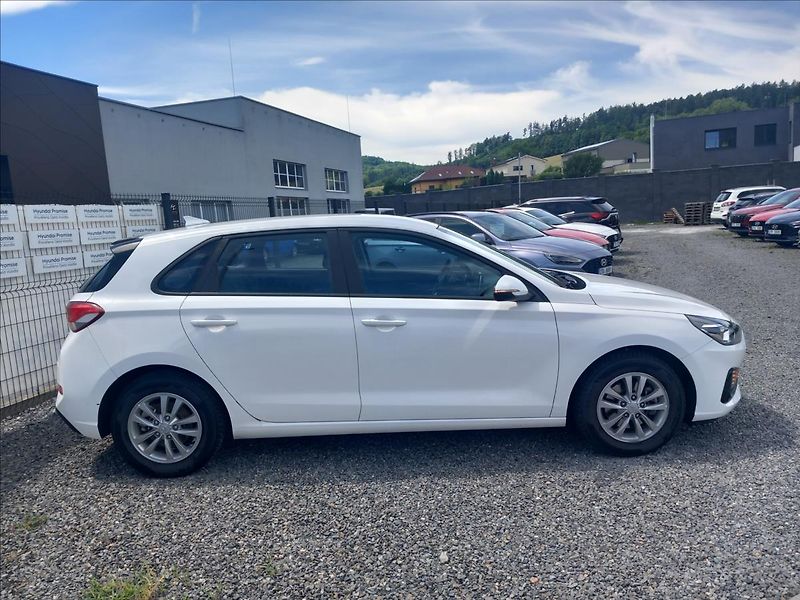 Hyundai i30 1,0 T-GDI COMFORT DCT - fotka 5 z 21