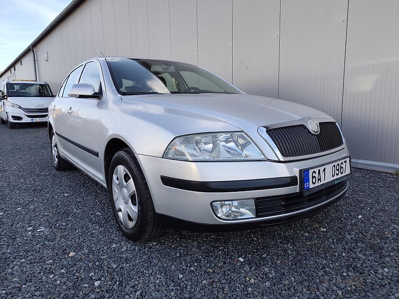 Škoda Octavia II,1.6MPi,SERVISNÍ KNIHA,ČR - fotka 8 z 23
