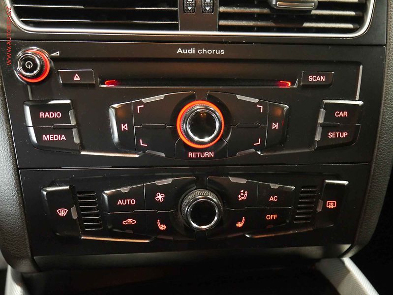 Audi Q5 (2012) 2.0 TDI, 2.maj, Kůže, AC - fotka 14 z 18