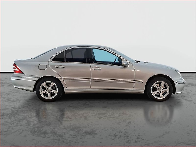 Mercedes-Benz Třídy C (2004) C 220 CDI , Automat - fotka 6 z 17