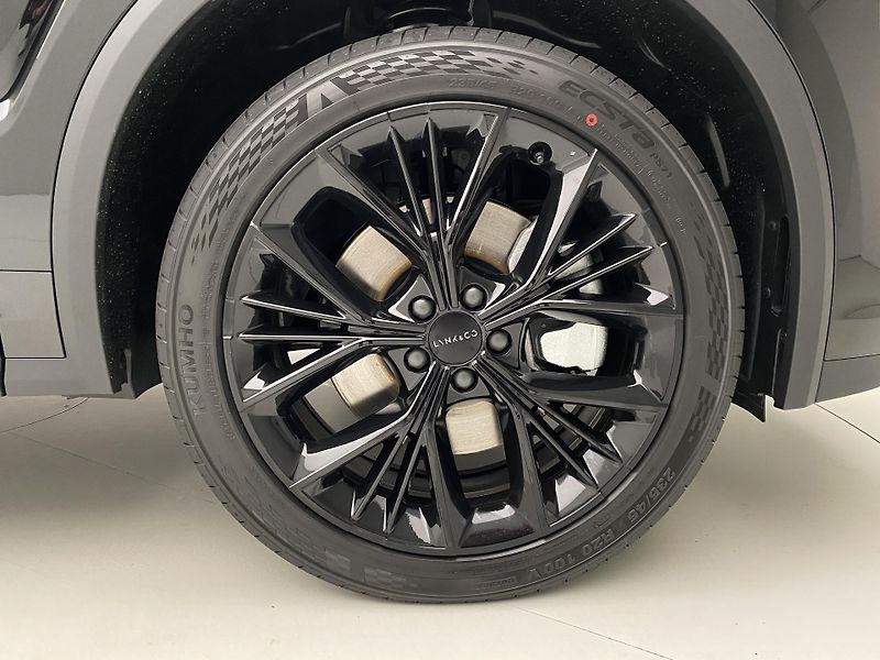 Lynk & Co 01 (2026) MORE PHEV AUT CZ 1.maj - fotka 19 z 52