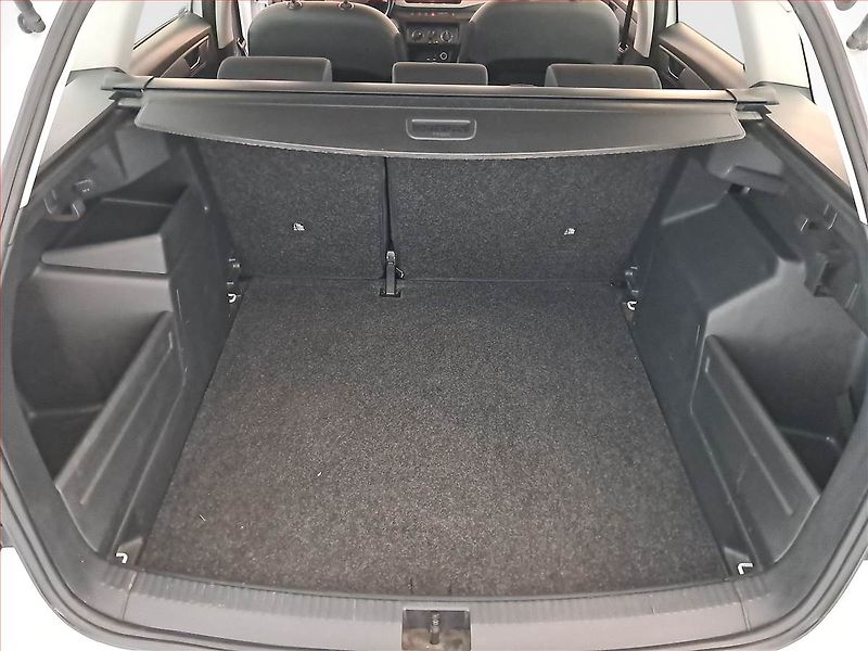 Mercedes-Benz Třídy C (2023) AMG Paket C 220 d - fotka 14 z 19