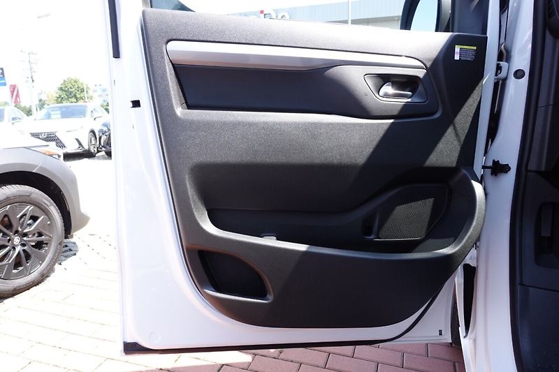 Toyota ProAce Verso 2.0 Diesel 177 - 8 AT VIP 7S S - fotka 9 z 38