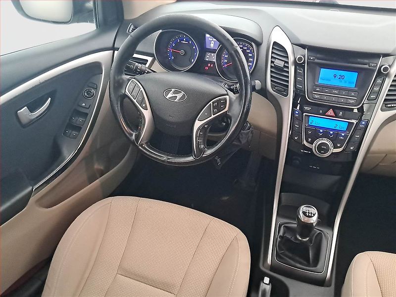 Hyundai i30 (2014) 1.6 GDI, Tempomat - fotka 7 z 17