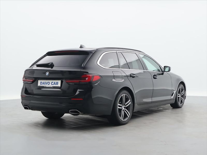 BMW Řada 5 2.0 D 140kW xDrive AT CZ - fotka 7 z 35