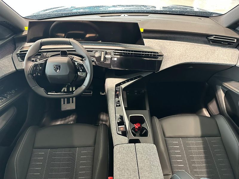 Peugeot 5008 (2026) GT Hybrid 145 e-DCS6 - fotka 13 z 21