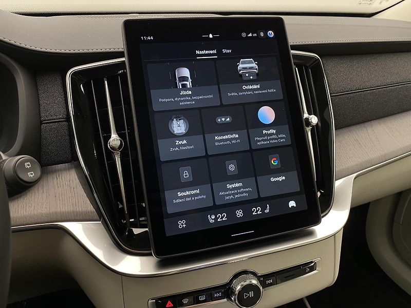 Volvo XC90 (2026) T8 AWD Plug-in BRIGHT PLUS 7m - fotka 49 z 71