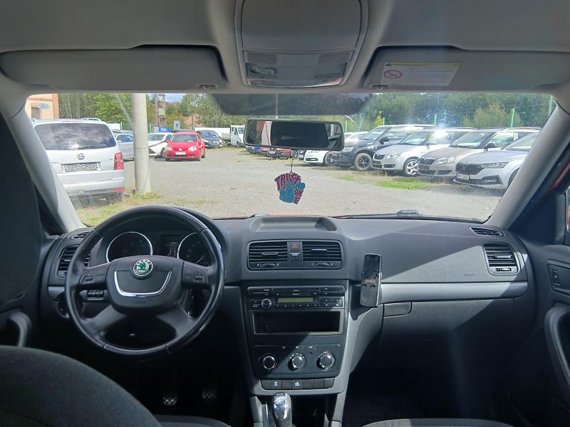 Škoda Yeti TSI, 4x4, nová STK - fotka 26 z 35