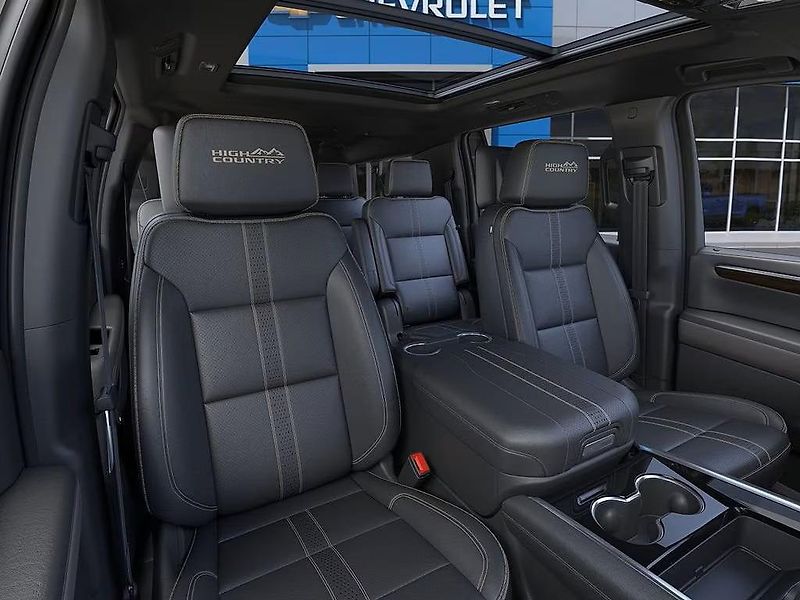 Chevrolet Suburban (2026) High Country AWD 2026 - fotka 5 z 5