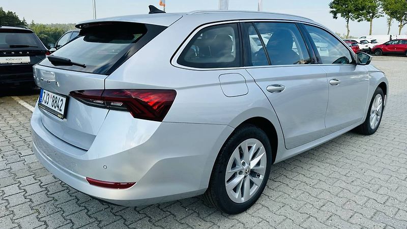Škoda Octavia Combi Style 2,0 TDI/110kW DSG/ - fotka 4 z 12