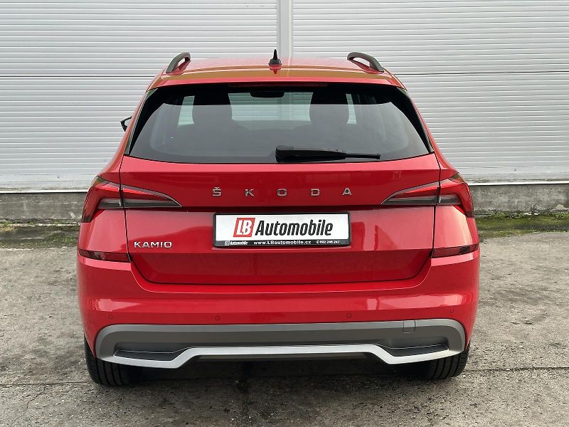Škoda Kamiq 1.0TSi 110PS Ambition LED Temp - fotka 5 z 36
