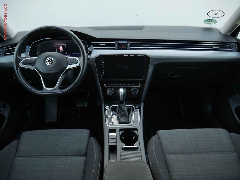 Volkswagen Passat (2019) 2.0TDi, DSG, LED, navi - fotka 8 z 13
