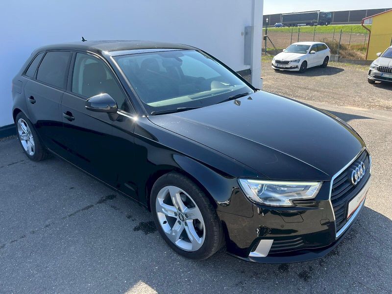Audi A3 (2017) Nové Sportback Linie Sport 1.6 - fotka 7 z 28