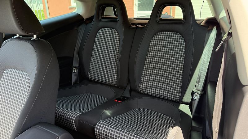 Volkswagen Scirocco 2.0TDi*110kW*DSG*R-LINE*LED* - fotka 10 z 23