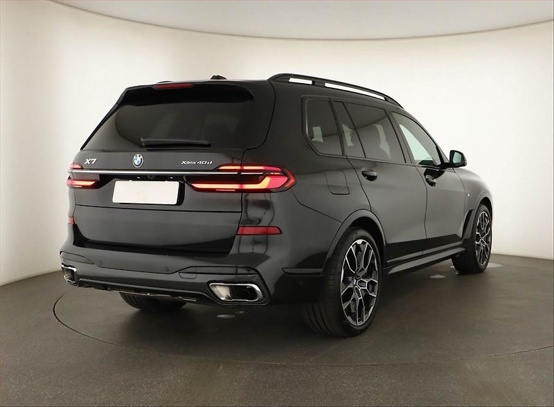 BMW X7 (2026) xDrive40d, M SPORT, KEYLESS - fotka 5 z 21
