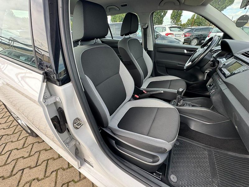Škoda Fabia (2015) 1,2 TSI 66 KW 2 MAJ. STK - fotka 36 z 44