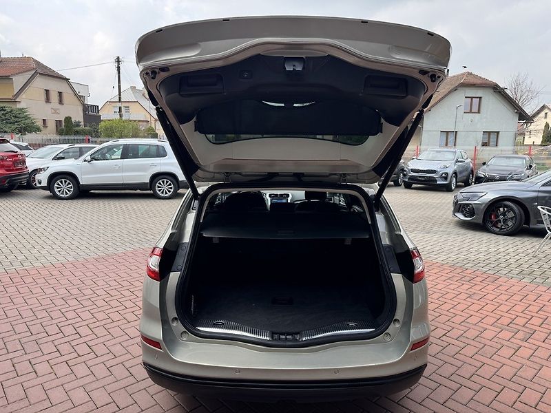 Ford Mondeo (2016) 2.0TDCi Navi Blis Kamera - fotka 19 z 47
