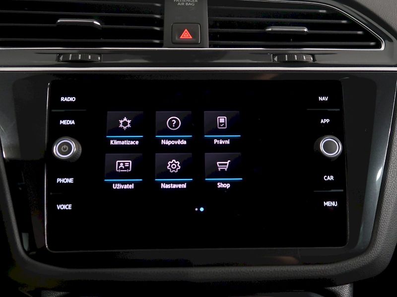 Volkswagen Tiguan (2021) R-LINE 2.0TSI 140KW 4x4 DSG - fotka 22 z 40