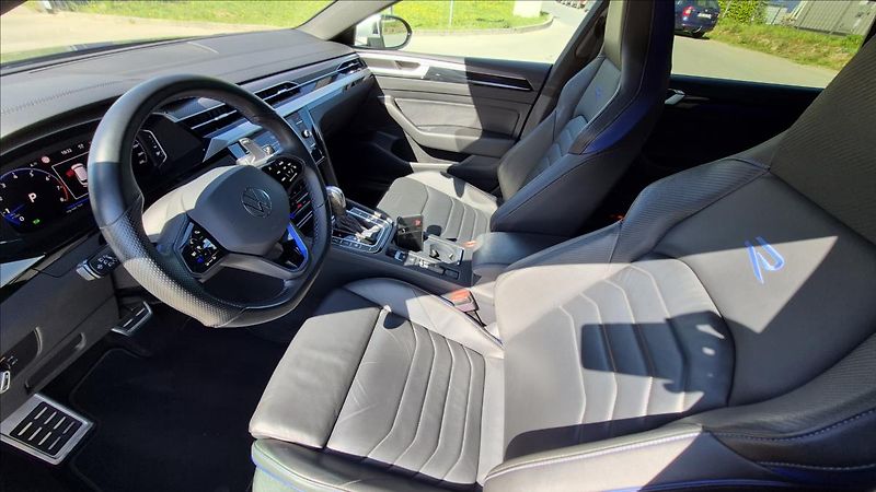 Volkswagen Arteon 2,0 TSi 235Kw R 4Motion DPH - fotka 12 z 30